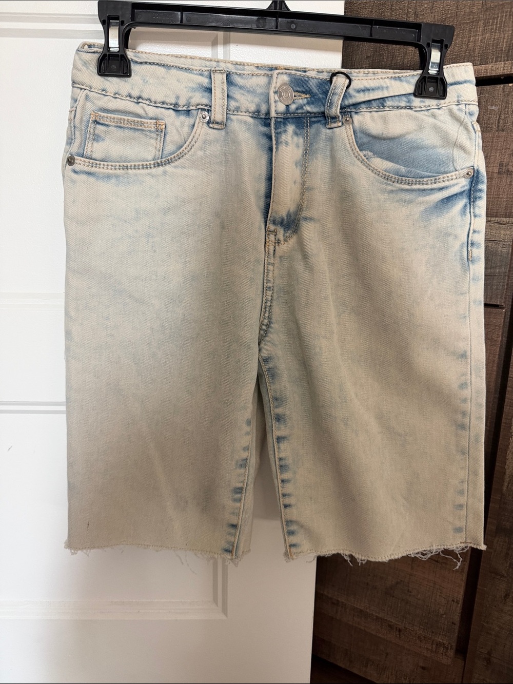 Hudson Size 16 Acid Wash Raw Hem Bermuda Denim Shorts NWOT